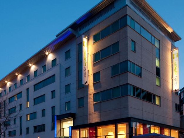 Holiday Inn Express, Leeds